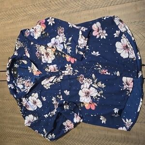 NWOT IZ Byer Button Up Quarter Sleeve Floral Blouse